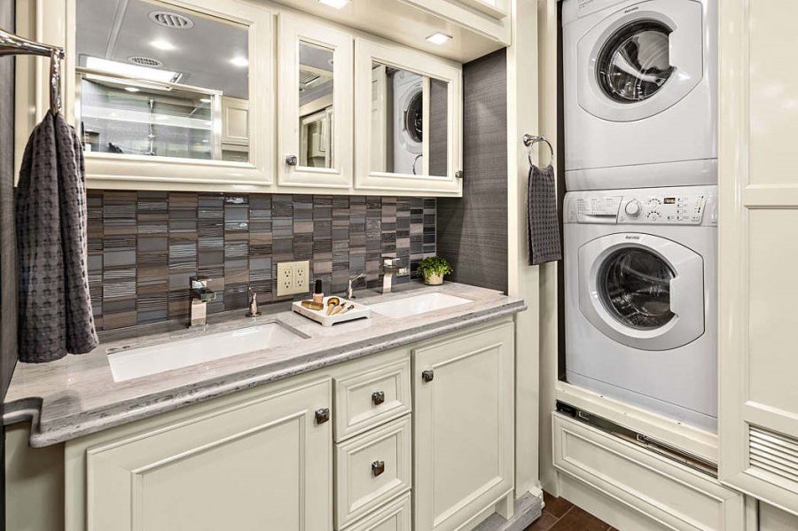 RV with Washer and Dryer