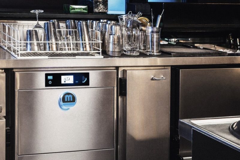 Commercial Glass Washers: Why Your Business Needs Professional Glassware Cleaning Equipment